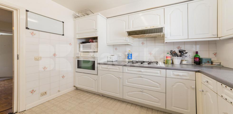Spacious 3 bedroom property with balcony located near Archway tube station Fairbridge Road, Archway